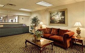 Howard Johnson Inn And Suites Columbus Ga